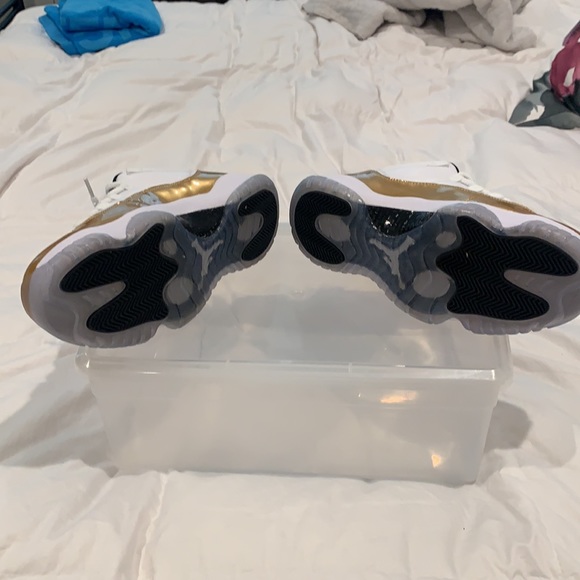Almost new Jordan 11 GOLD